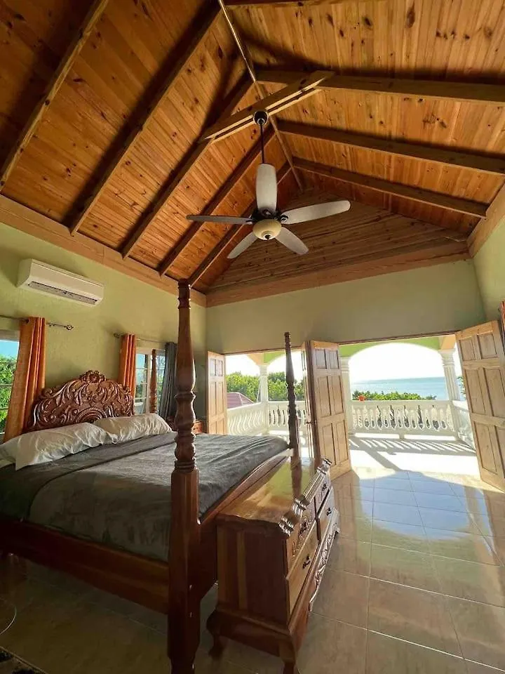 Guest house Indigo Beach Villa Black River
